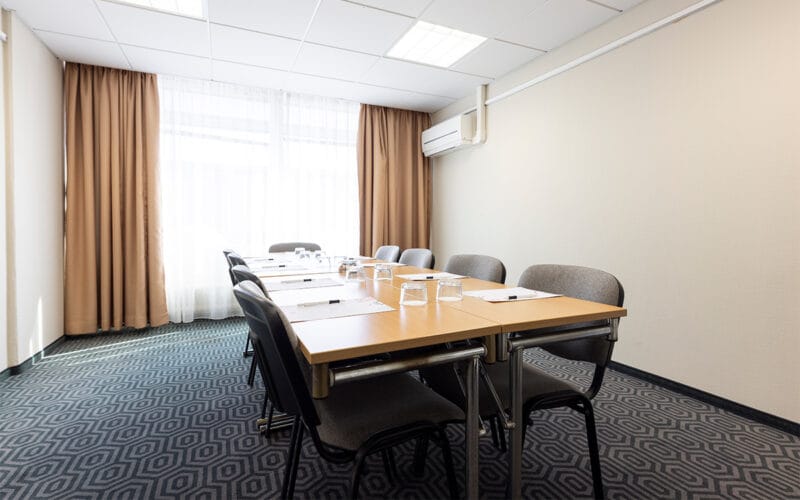 Mötesrum i styrelsesittning.