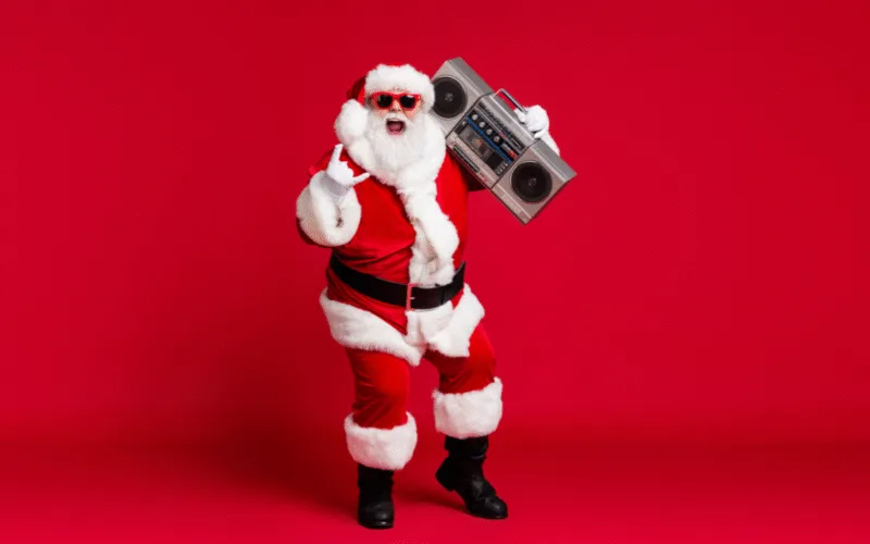 Weihnachtsmann mit ei